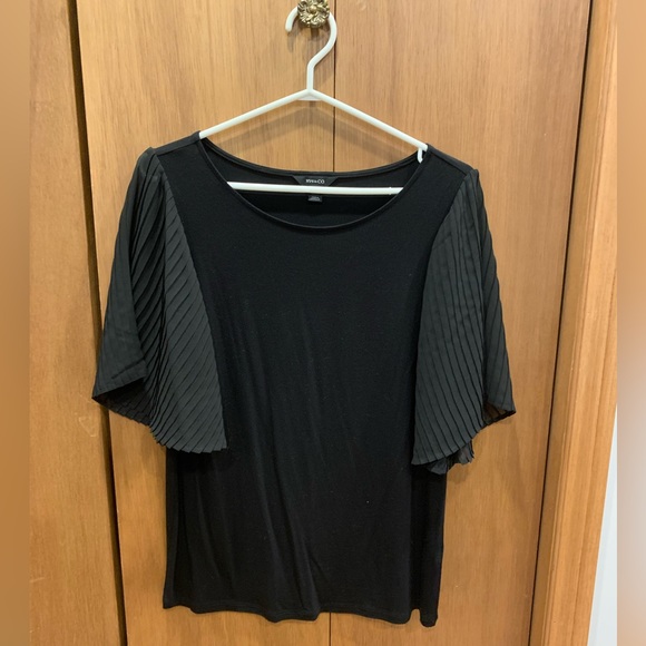 RW&Co t-shirt with sheer sleeves - Picture 2 of 4